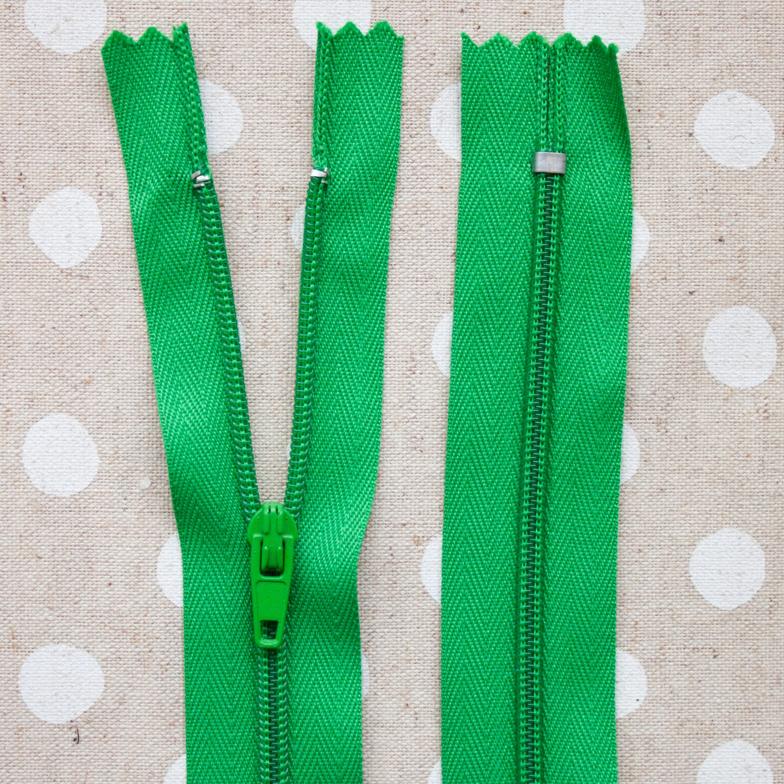 9" / 23cm Closed End Zip