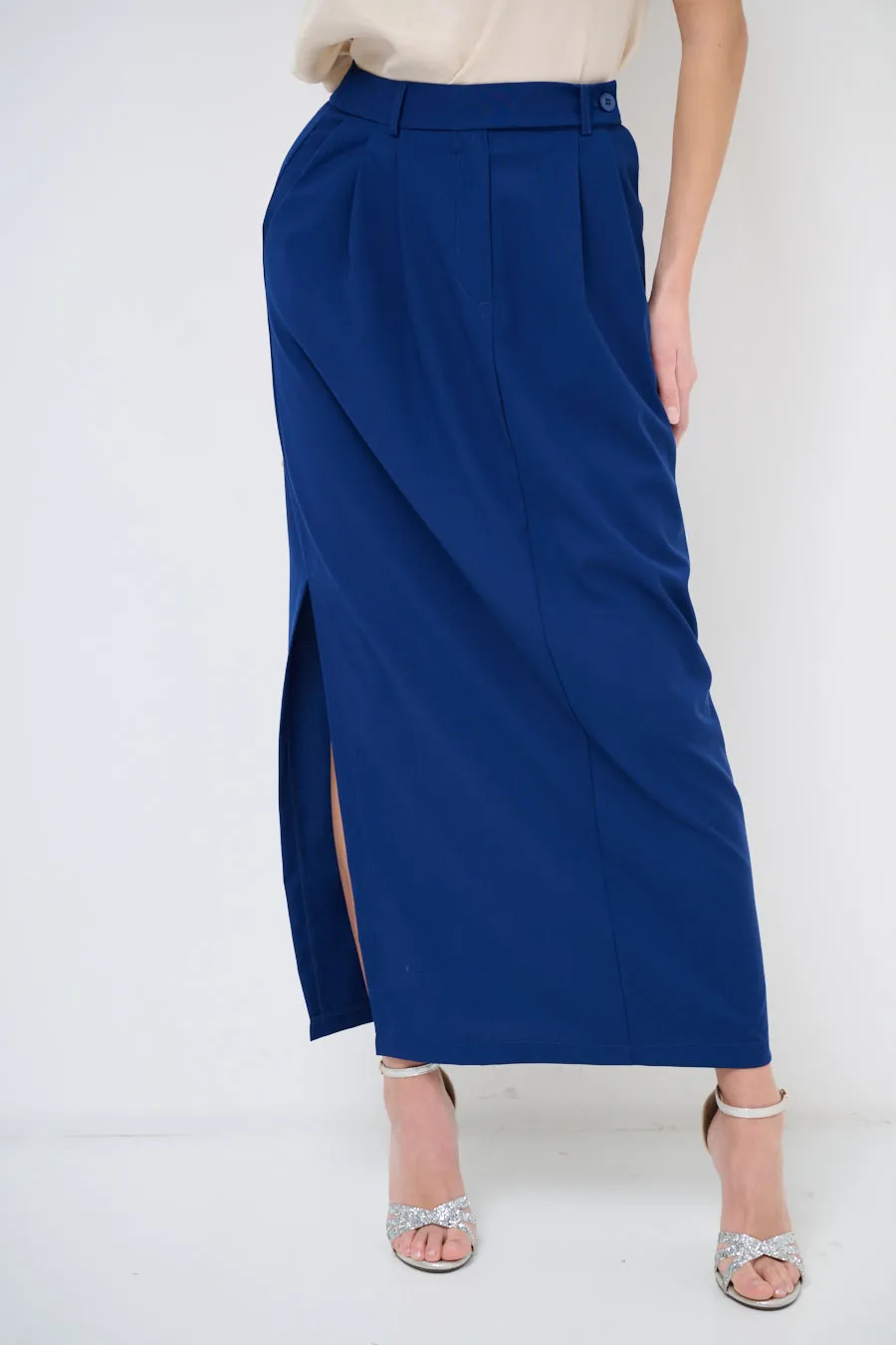 High-waisted pencil skirt with side slit wholesale