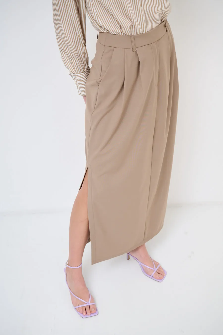 High-waisted pencil skirt with side slit wholesale