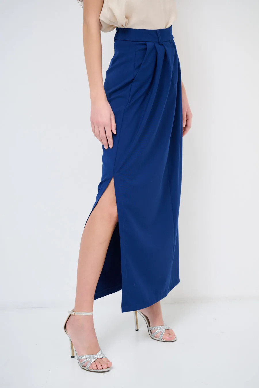 High-waisted pencil skirt with side slit wholesale